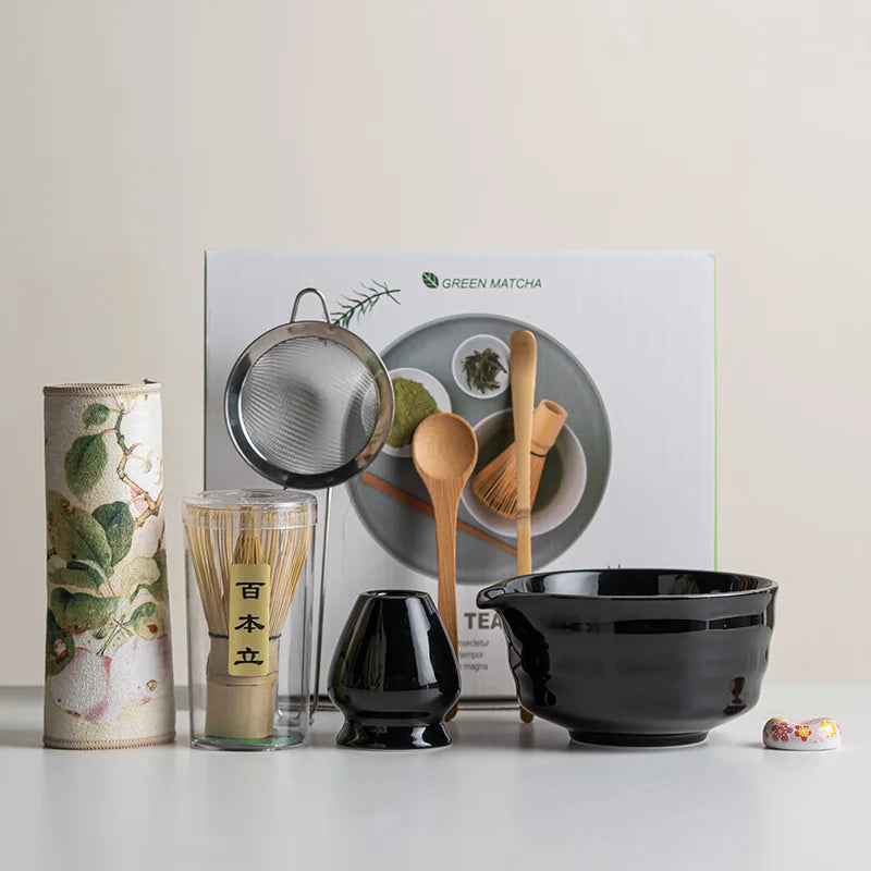 8-Delig Matcha Set met Keramische Kom, Bambus Klopper en Melkschuimer in Sakura Design voor Authentieke Thee-ervaring