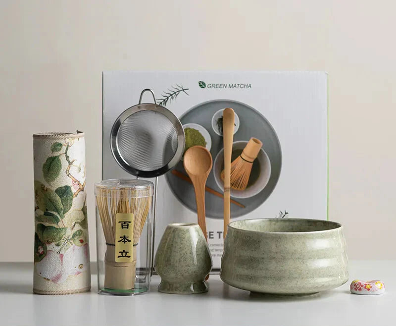 8-Delig Matcha Set met Keramische Kom, Bambus Klopper en Melkschuimer in Sakura Design voor Authentieke Thee-ervaring