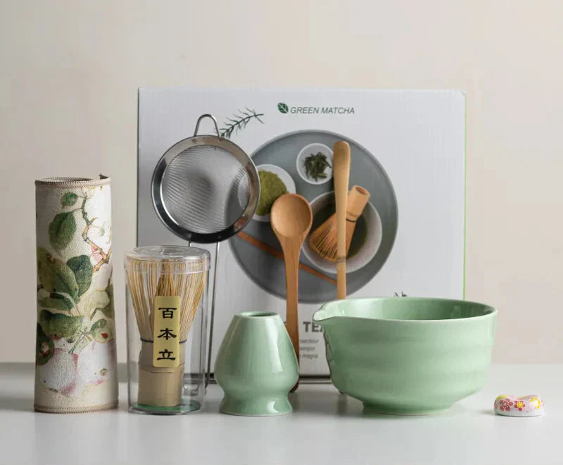 8-Delig Matcha Set met Keramische Kom, Bambus Klopper en Melkschuimer in Sakura Design voor Authentieke Thee-ervaring