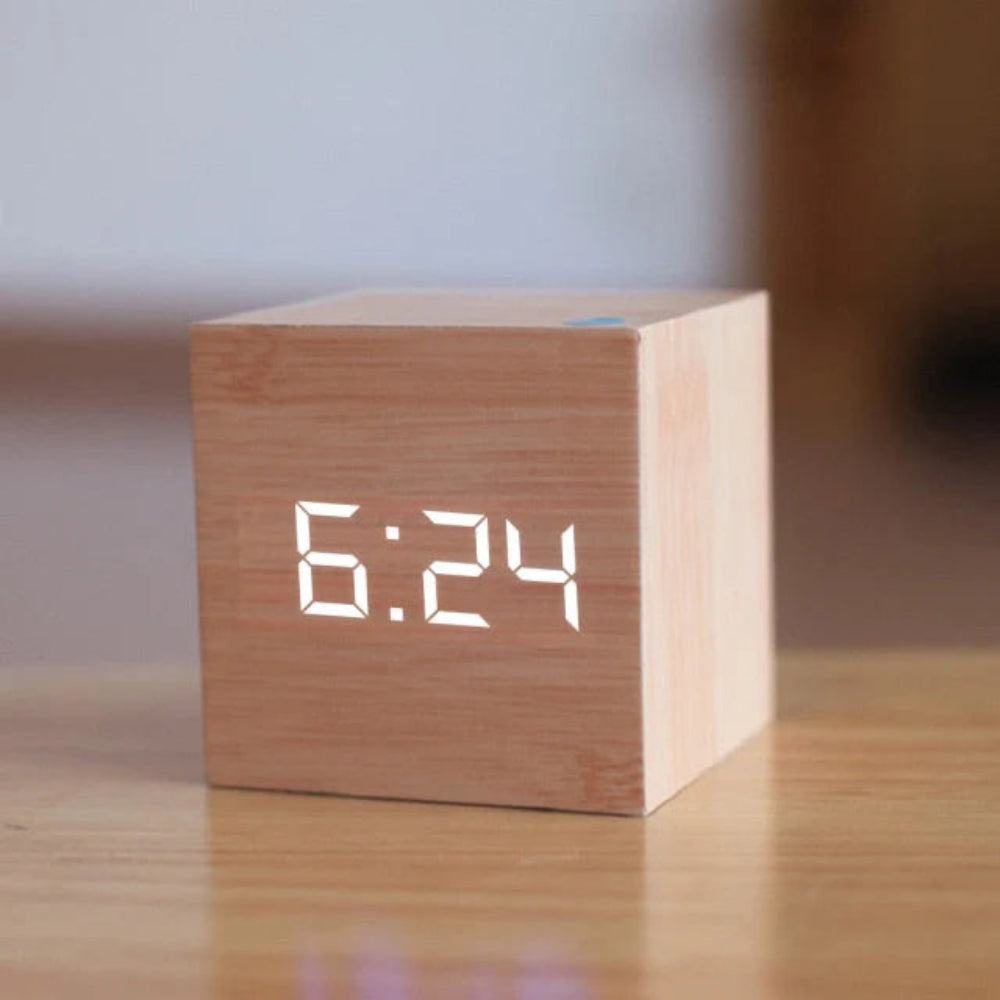 Compacte Mini Digitale Wekker met Instelbare Helderheid en Nachtmodus - LED Wekker voor Tijd, Datum en Temperatuur
