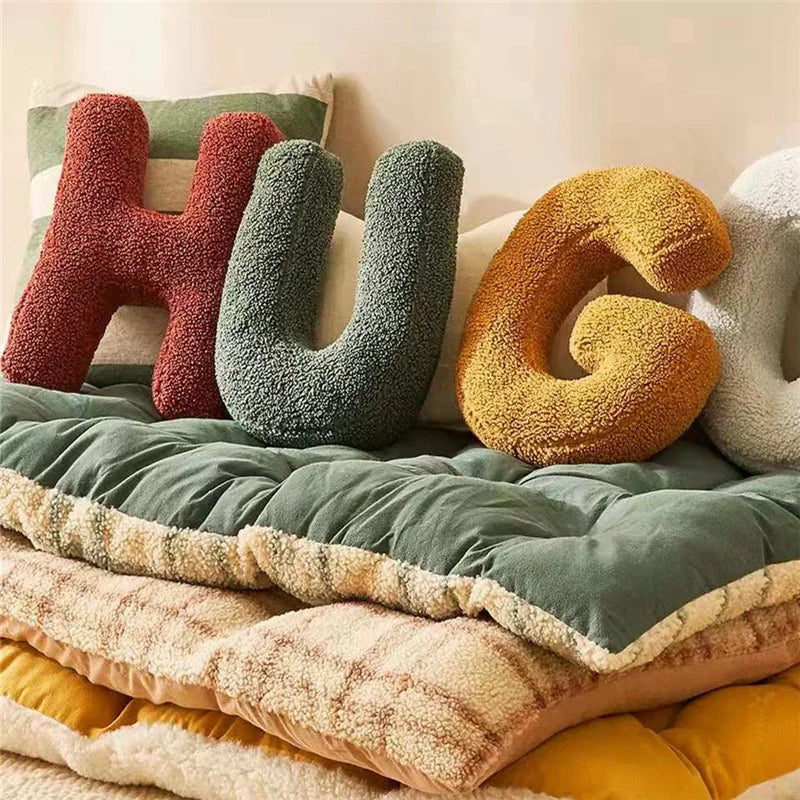 Sierkussen met Letters A tot Z – Persoonlijke Decoratie voor Woonkamer en Kinderkamer