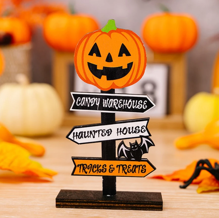 Houten Halloween Pompoen Decoratie – Moderne Tafeldecoratie voor Spookachtige Versiering