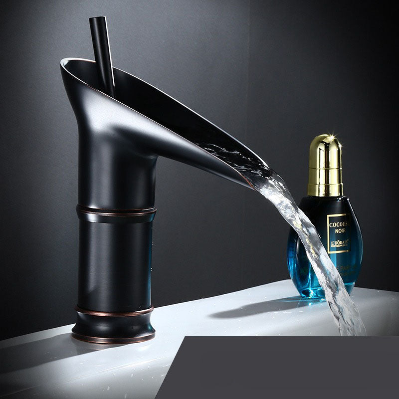 Luxe antieke koperen fittingen- elegante, duurzame mengtap voor warm en koud water
