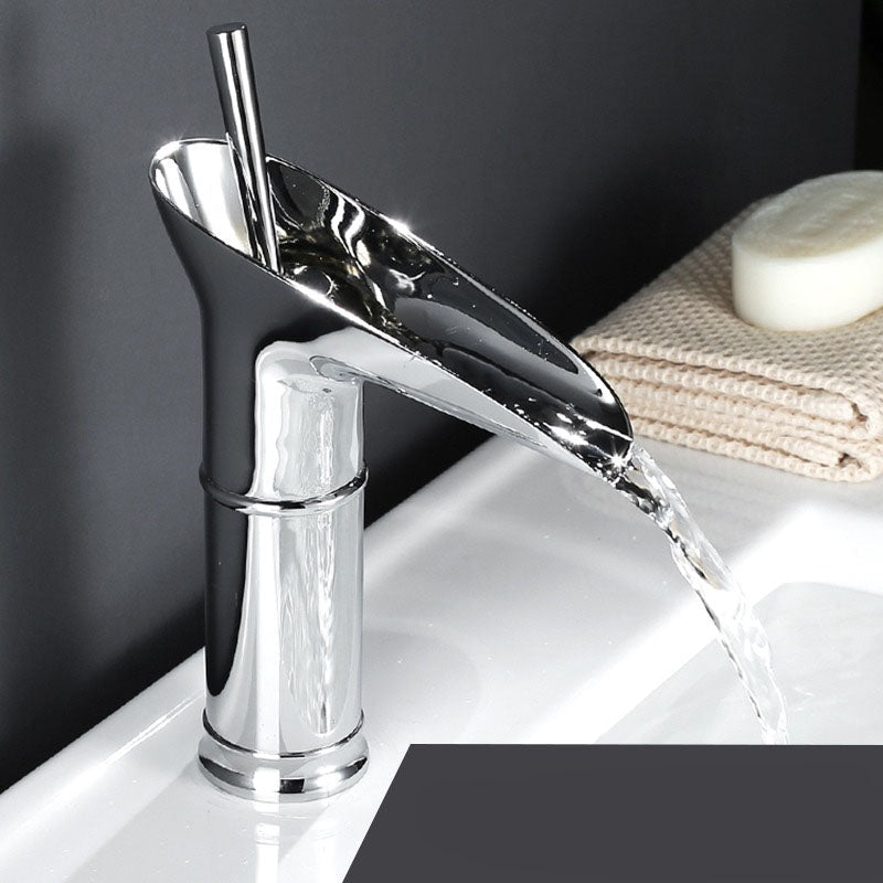 Luxe antieke koperen fittingen- elegante, duurzame mengtap voor warm en koud water