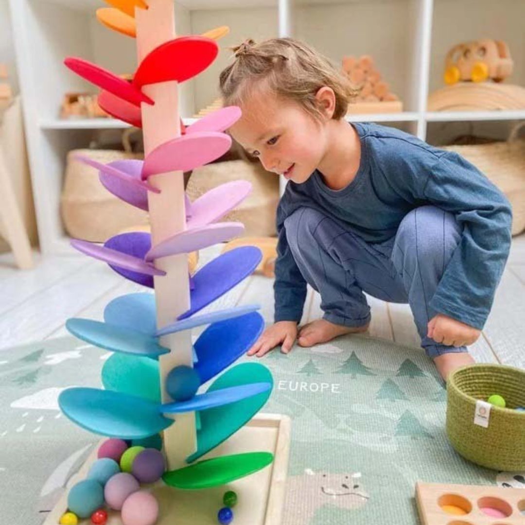 Montessori Knikkerboom – Educatief speelgoed voor kinderen van 2 jaar met motorische en auditieve stimulatie