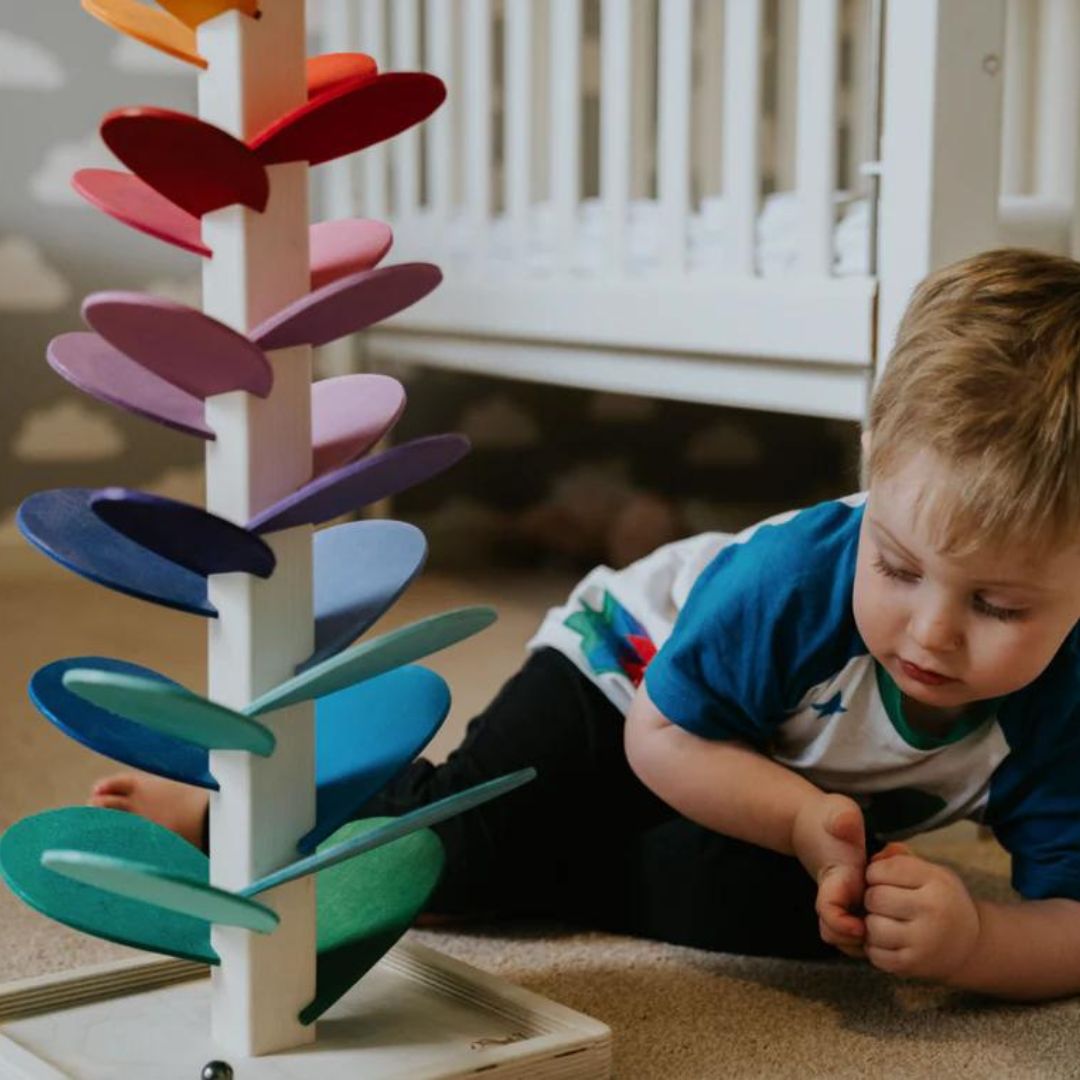 Montessori Knikkerboom – Educatief speelgoed voor kinderen van 2 jaar met motorische en auditieve stimulatie