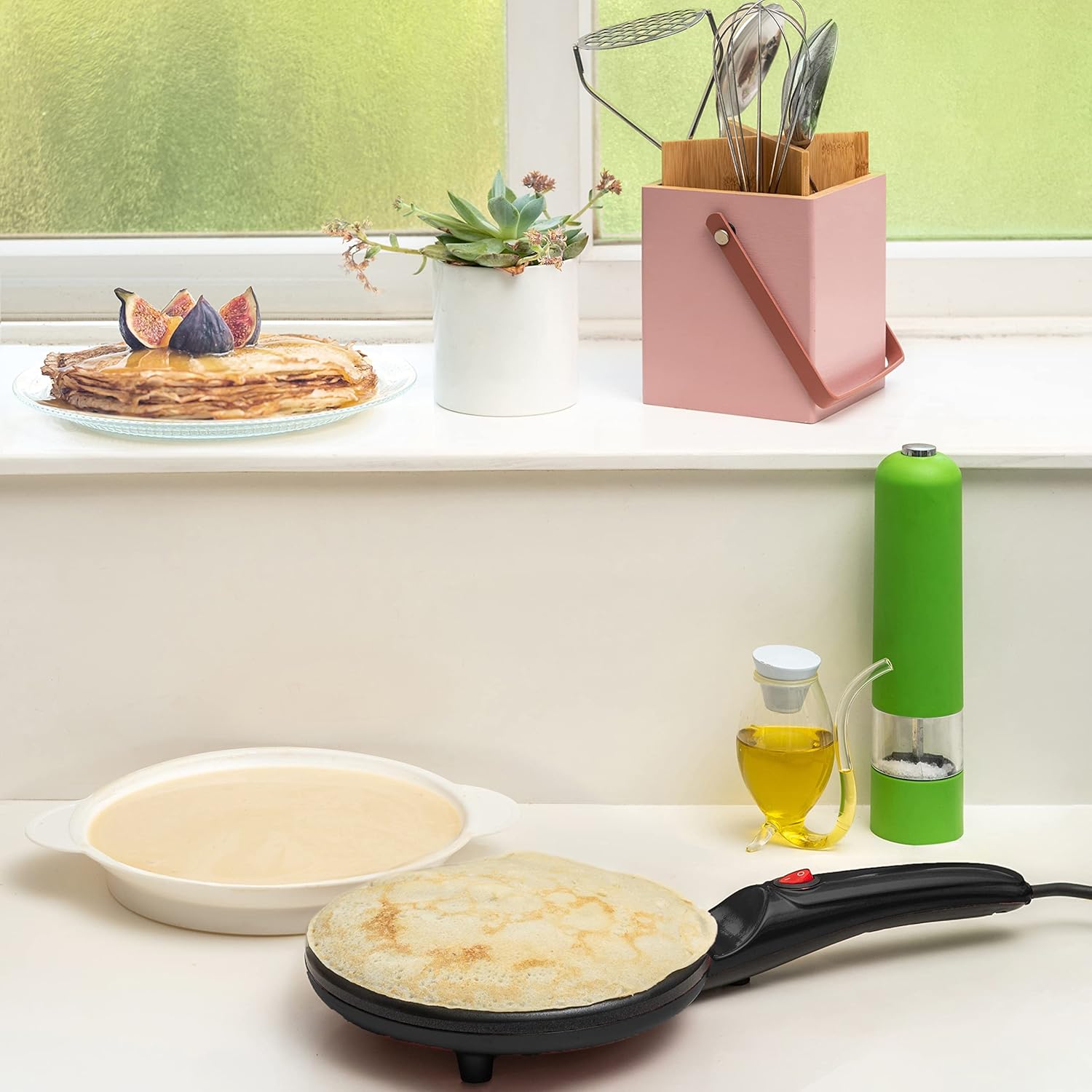 Pannenkoekenpan 20 cm met Ingebouwde Temperatuurregeling en Antiaanbaklaag – Inclusief Beslagkom, Spatel en Garde