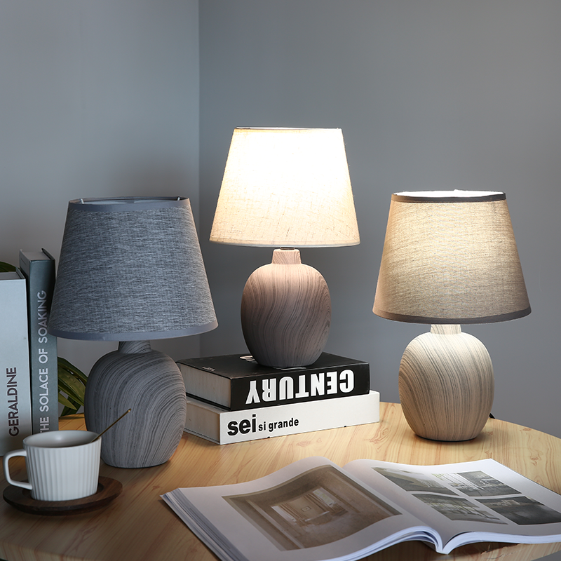 Moderne LED Tafellamp – Oplaadbaar & Verstelbare Helderheid – Energiebesparend Ontwerp