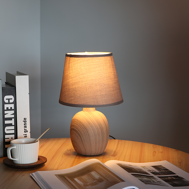 Moderne LED Tafellamp – Oplaadbaar & Verstelbare Helderheid – Energiebesparend Ontwerp