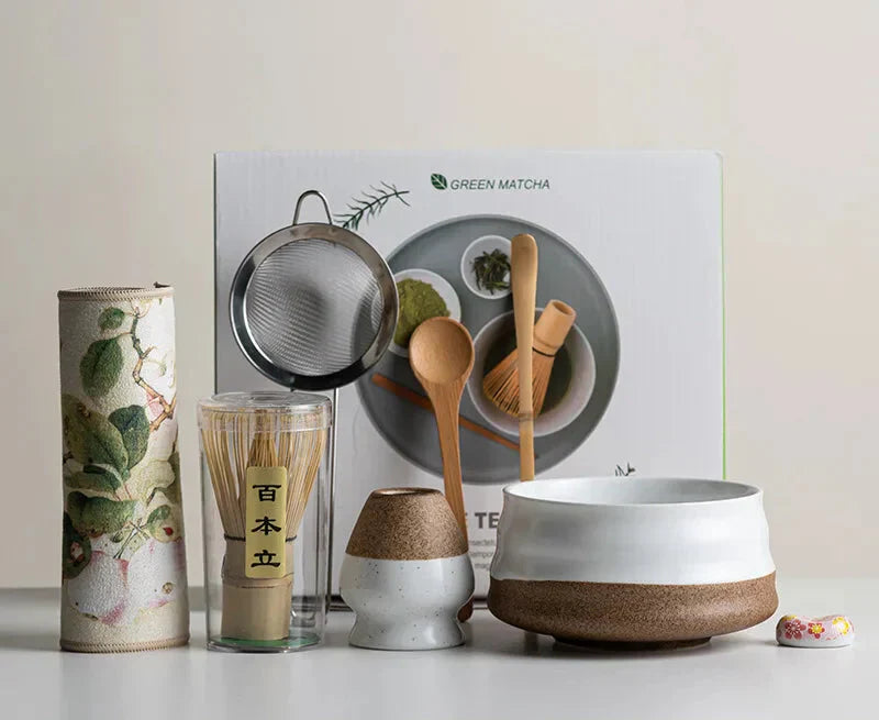 8-Delig Matcha Set met Keramische Kom, Bambus Klopper en Melkschuimer in Sakura Design voor Authentieke Thee-ervaring