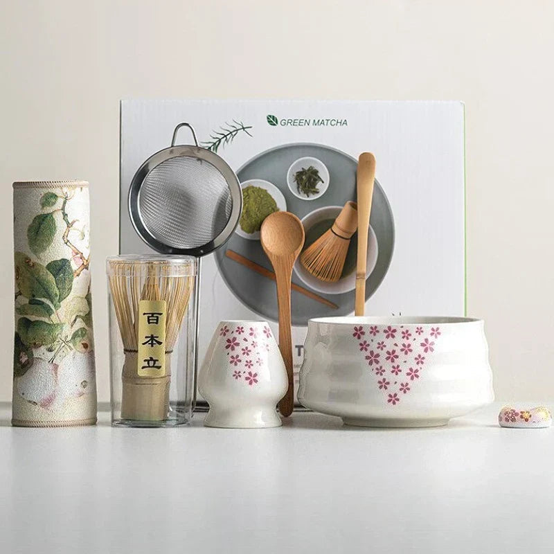 8-Delig Matcha Set met Keramische Kom, Bambus Klopper en Melkschuimer in Sakura Design voor Authentieke Thee-ervaring