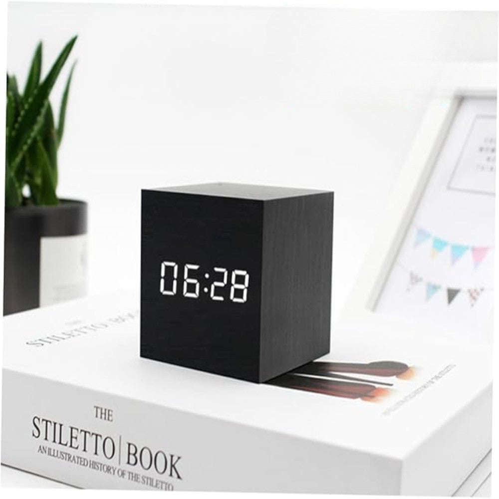 Compacte Mini Digitale Wekker met Instelbare Helderheid en Nachtmodus - LED Wekker voor Tijd, Datum en Temperatuur