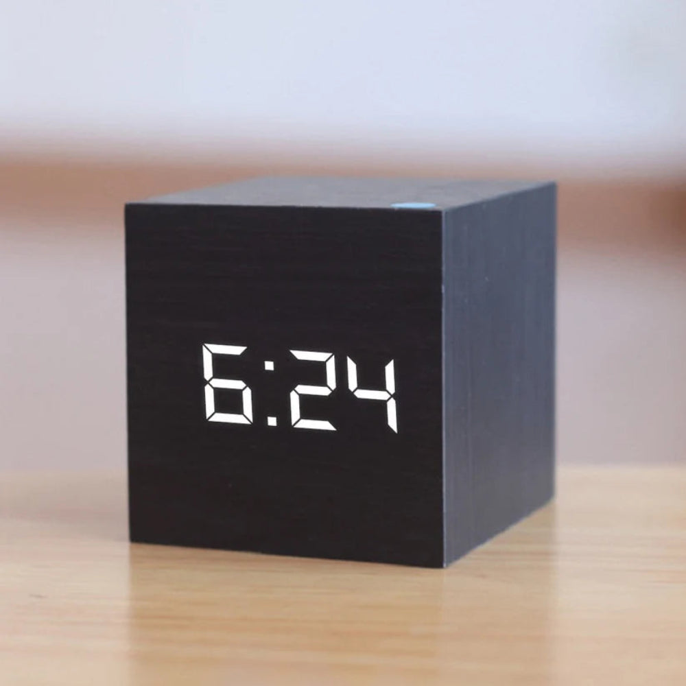 Compacte Mini Digitale Wekker met Instelbare Helderheid en Nachtmodus - LED Wekker voor Tijd, Datum en Temperatuur