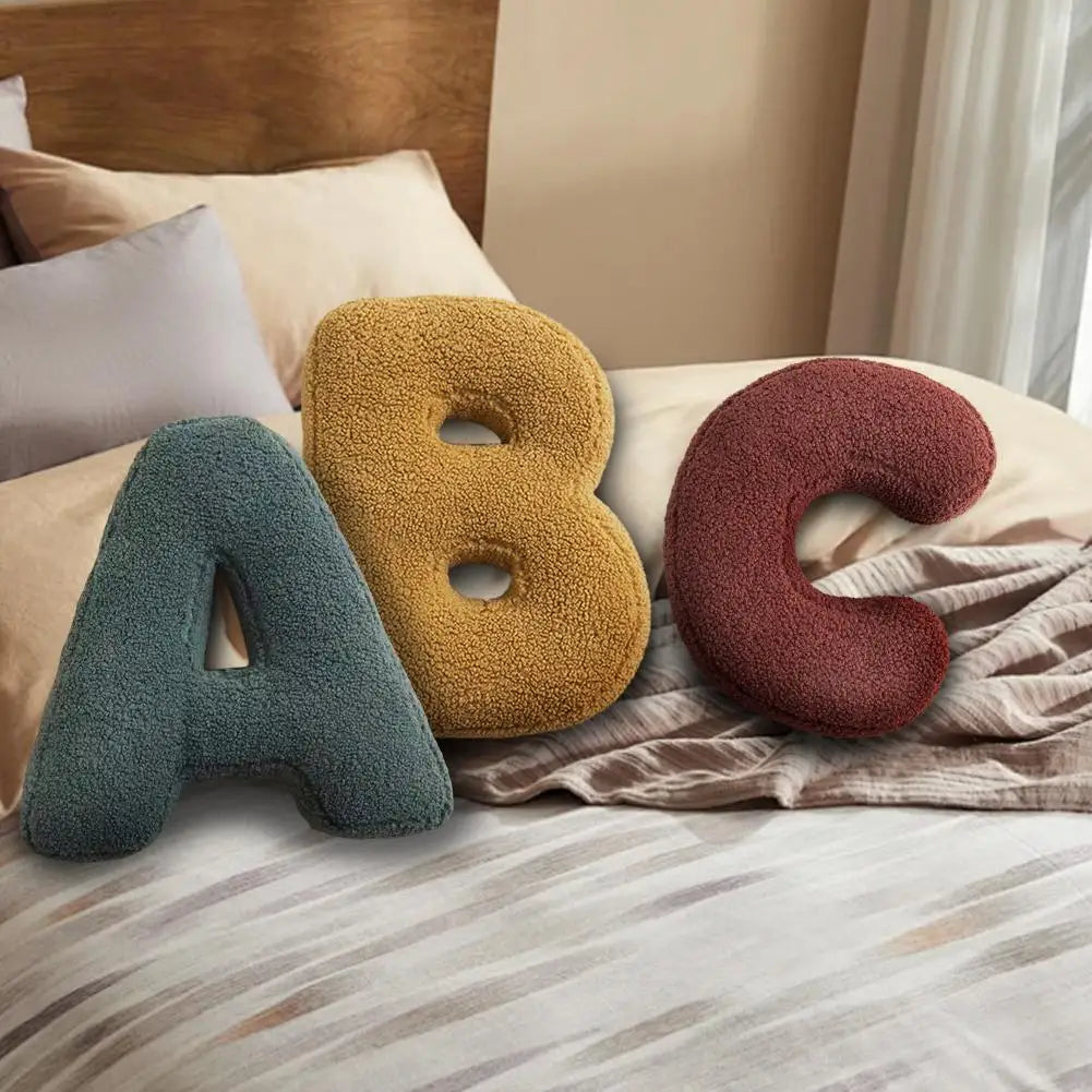 Sierkussen met Letters A tot Z – Persoonlijke Decoratie voor Woonkamer en Kinderkamer
