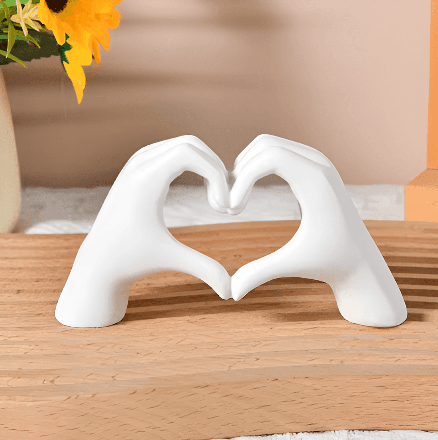 Handgemaakte Houten Decoratie in Hartvorm – LoveSculpt voor Warmte en Liefde in Huis