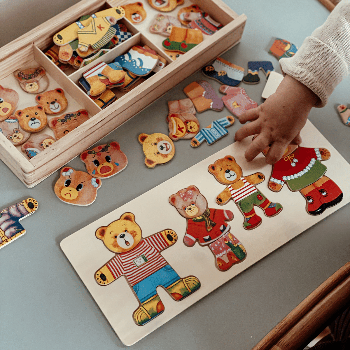 Puzzel voor kinderen met creatieve kledingcombinaties – Veilig, educatief speelgoed, 100 combinaties