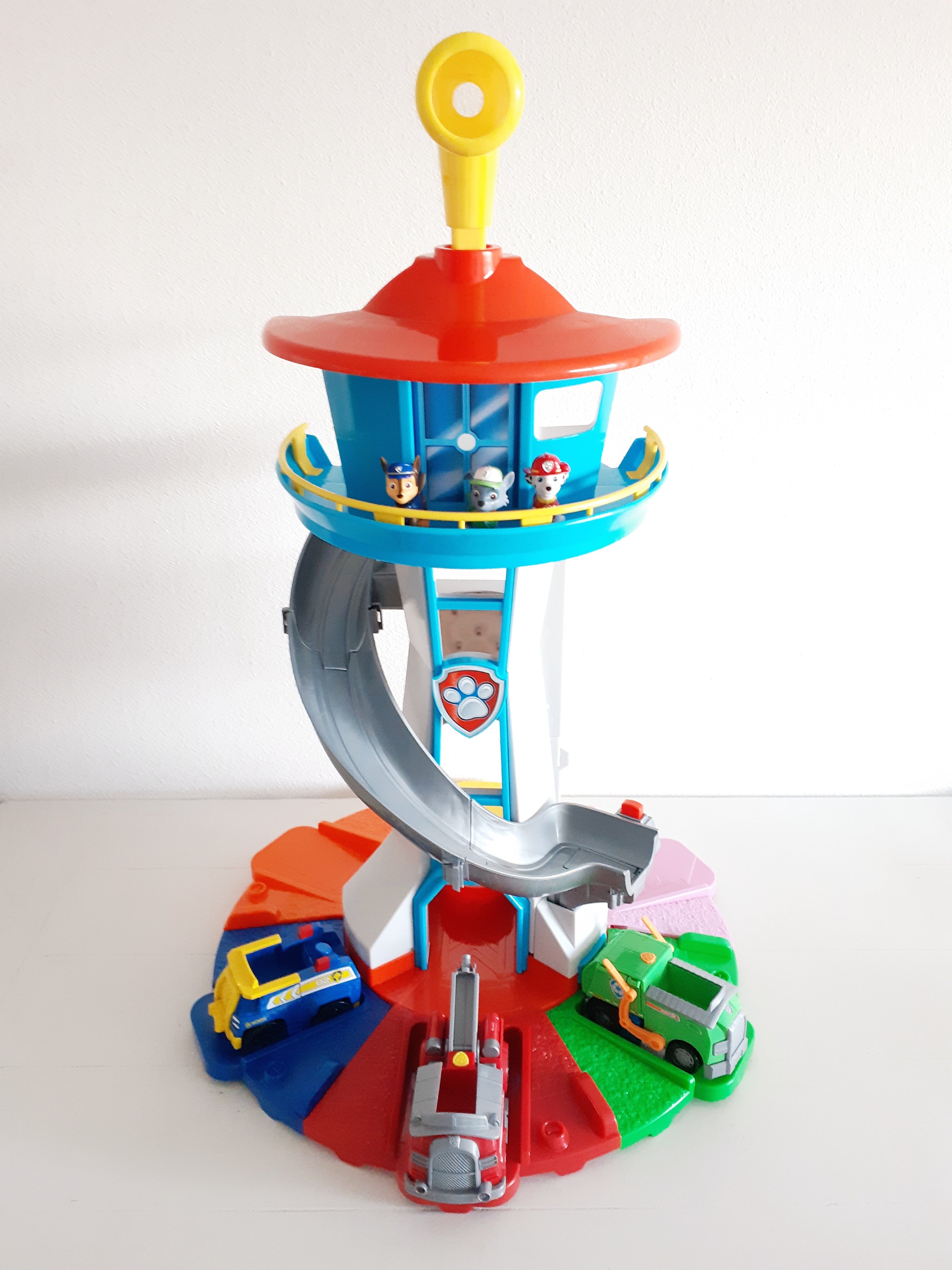 Kinderspeelset met auto's en glijbaan