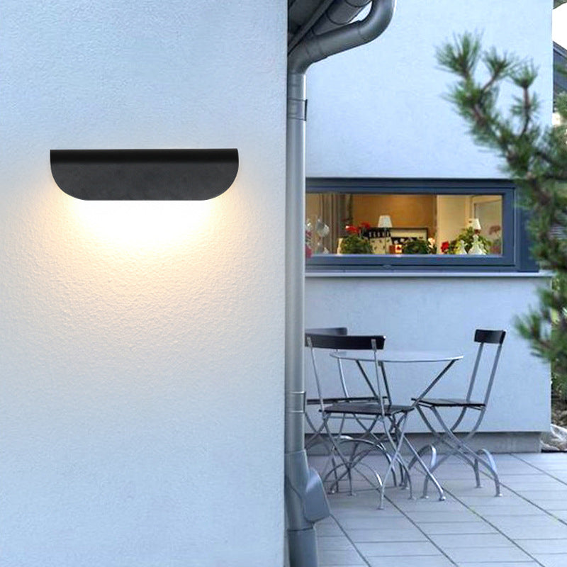 Moderne waterdichte gebogen buitenwandlamp met LED-verlichting - Geschikt voor tuin en terras