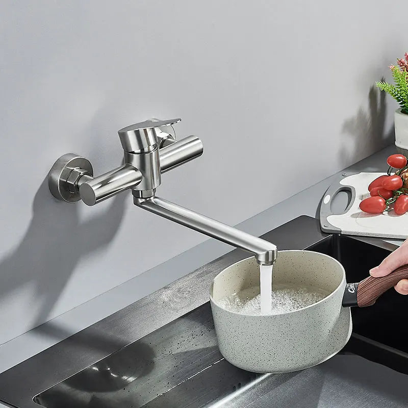 Moderne wandgemonteerde keuken- en badkamerarmaturen met uittrekbare douche