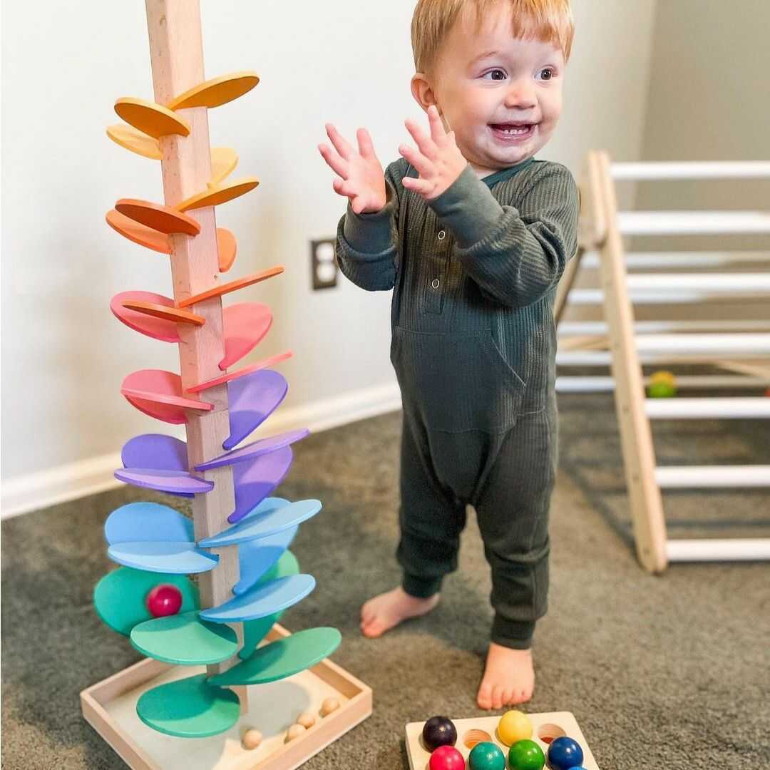 Montessori Knikkerboom – Educatief speelgoed voor kinderen van 2 jaar met motorische en auditieve stimulatie